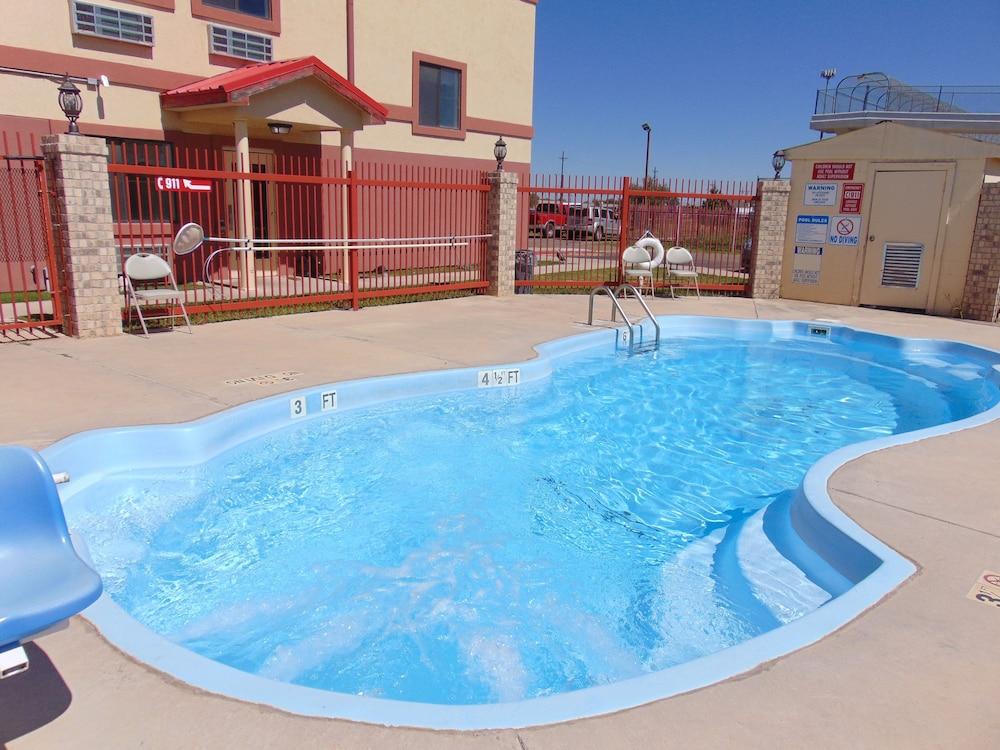 Howard Johnson By Wyndham Lubbock Tx Exterior photo