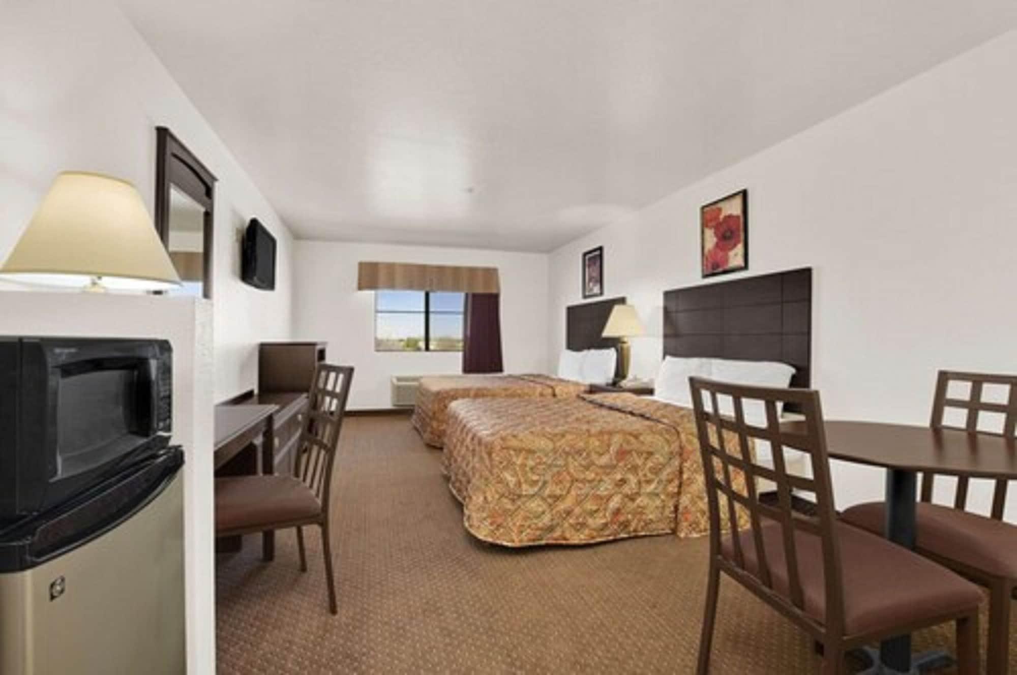 Howard Johnson By Wyndham Lubbock Tx Exterior photo