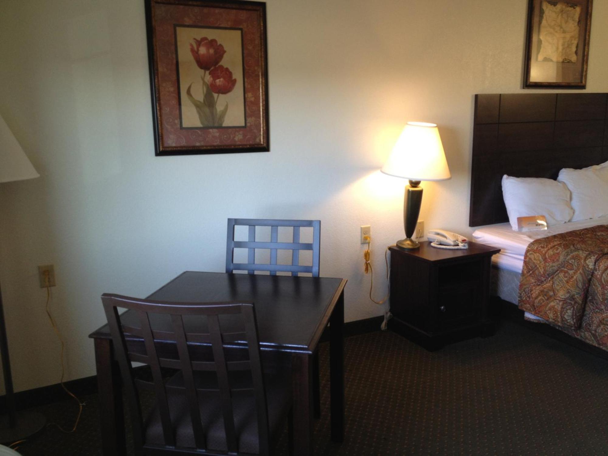 Howard Johnson By Wyndham Lubbock Tx Exterior photo
