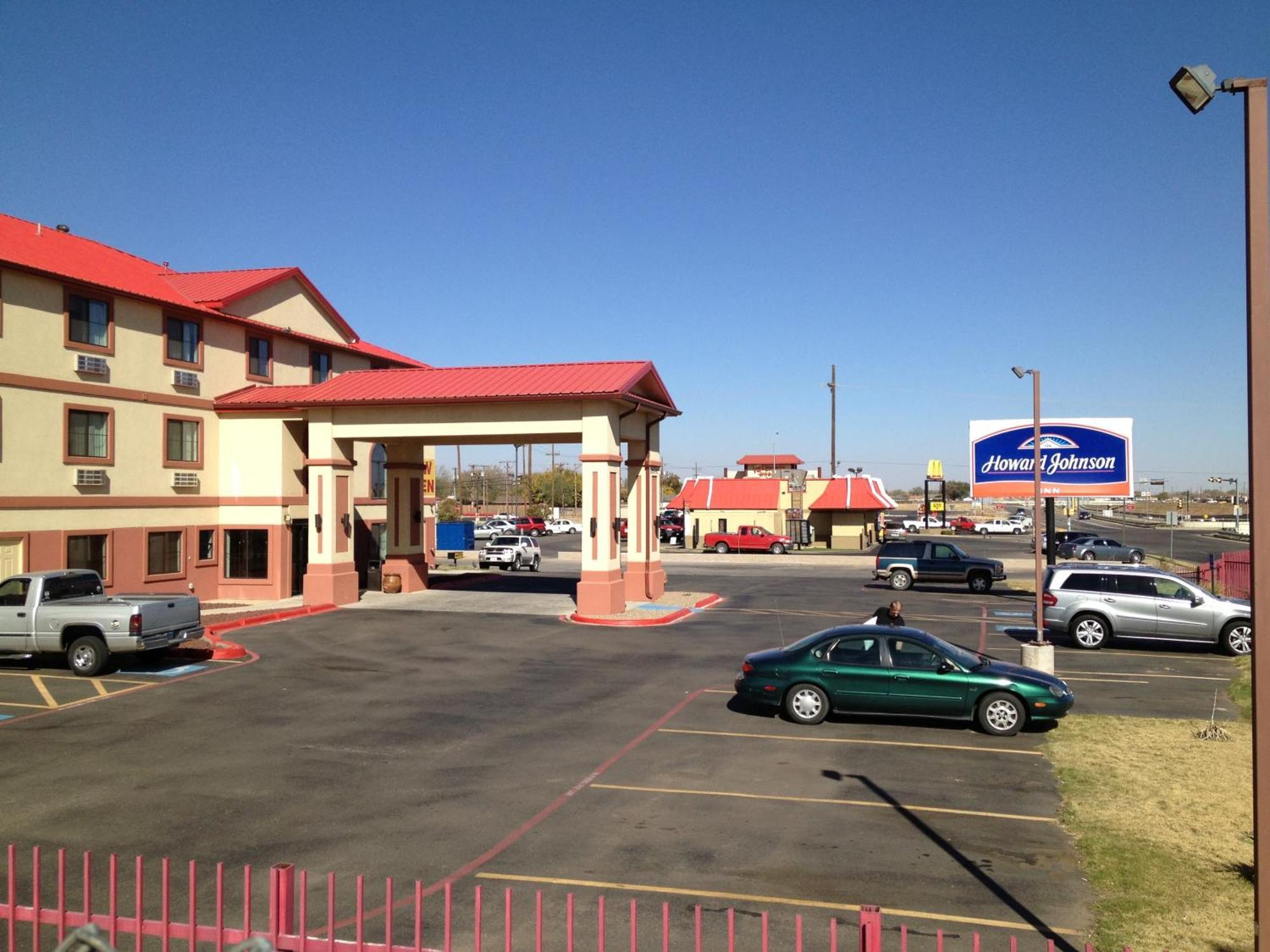 Howard Johnson By Wyndham Lubbock Tx Exterior photo