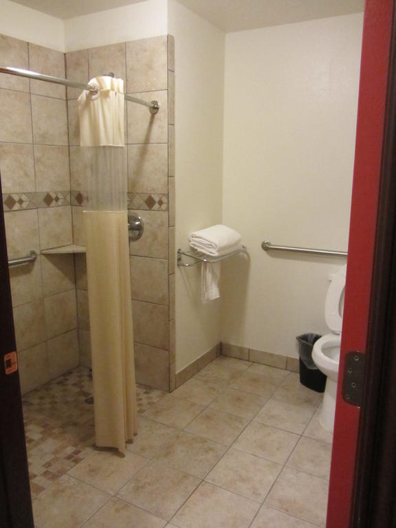 Howard Johnson By Wyndham Lubbock Tx Exterior photo
